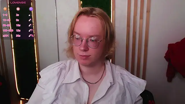 Amanda Butlerr online show from July 2, 1:49 pm