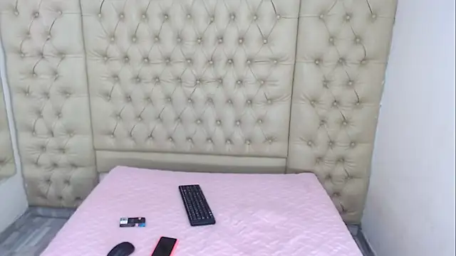 Snapshot of JessicaHott01 chatting on October 10, 7:26 pm JessicaHott01 online show from October 10, 7:26 pm