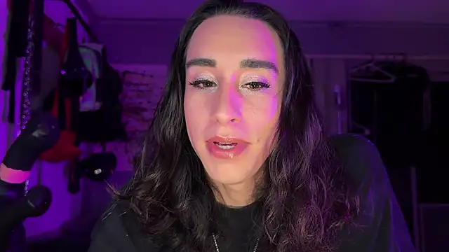 xoFrankie online show from November 5, 3:50 am