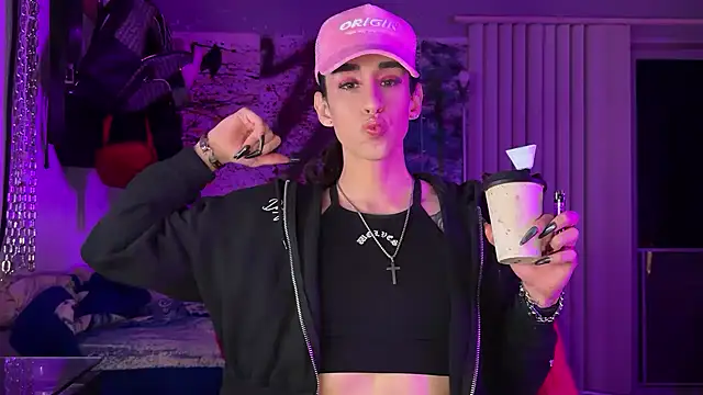 xoFrankie online show from February 21, 5:10 am