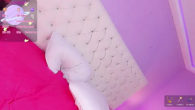 DaniielaV online show from January 9, 2:00 pm