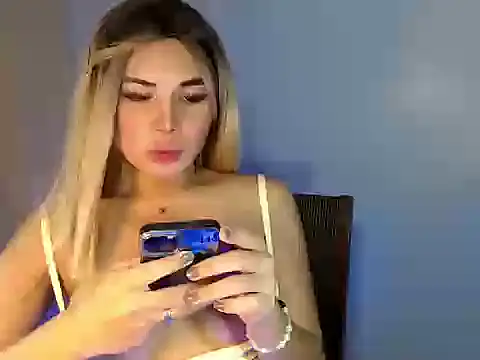 Onegreattransdiva online show from December 5, 2:49 am