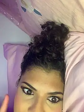 luluzinhax online show from February 24, 3:10 am