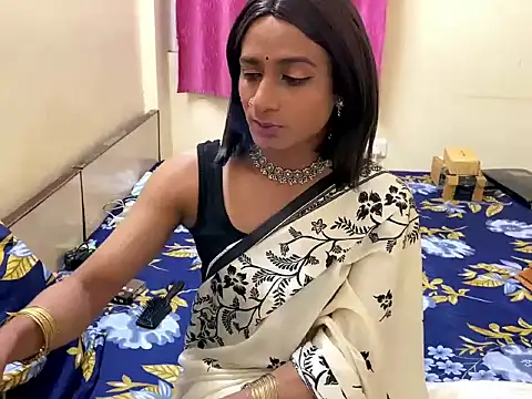 LuvLayla online show from November 30, 8:11 pm