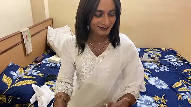 LuvLayla online show from March 17, 7:49 pm