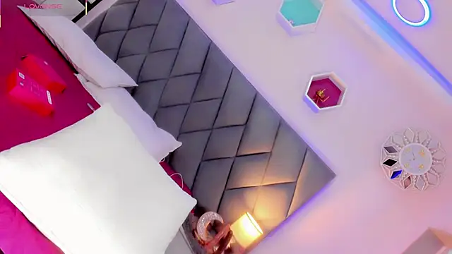 Amira Ember online show from February 5, 10:37 pm