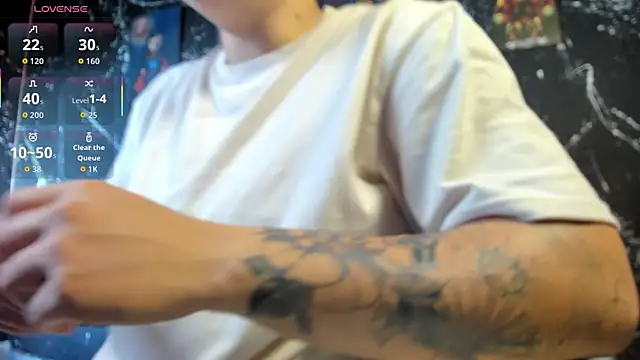 IanGilbert online show from October 25, 9:21 pm