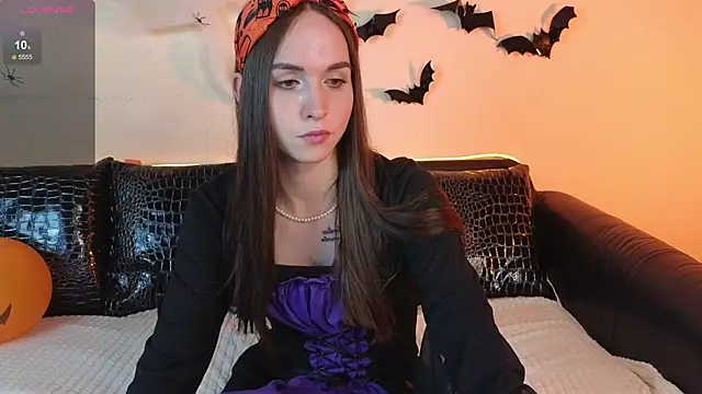 Angeel Kate online show from October 31, 1:21 pm