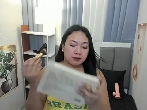 TsUncutKaren online show from December 3, 6:12 pm