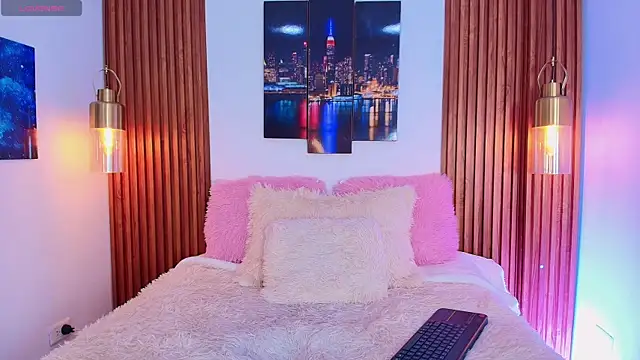 Emily Vaughan online show from October 4, 3:29 am