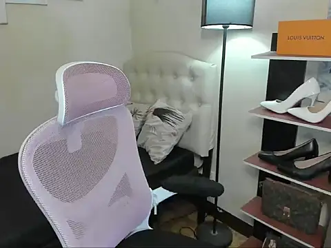 Seductive Margaux online show from October 17, 8:18 am