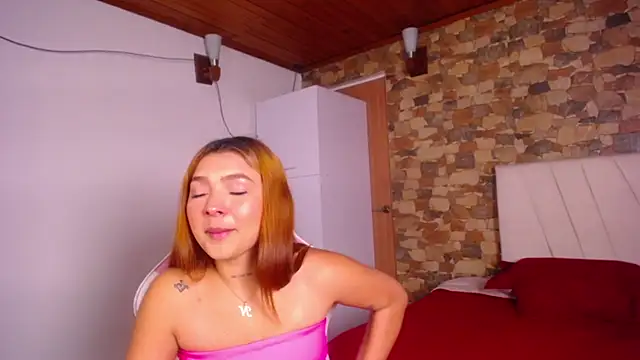   Ivy  Moon   online show from September 17, 1:27 pm