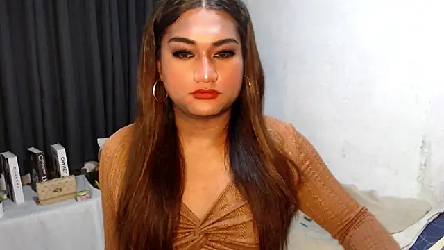 Elysia Fox online show from February 6, 8:20 am