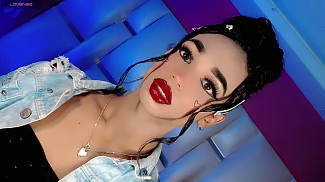 JessiscaWalker online show from April 13, 8:35 pm