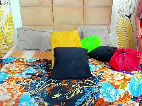 sweet lulu sofia online show from February 6, 11:10 pm