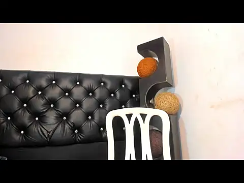 valeriapinkxx online show from April 8, 1:23 pm