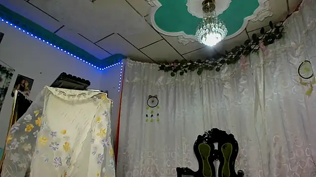 Amberbrown18 online show from March 21, 4:36 am