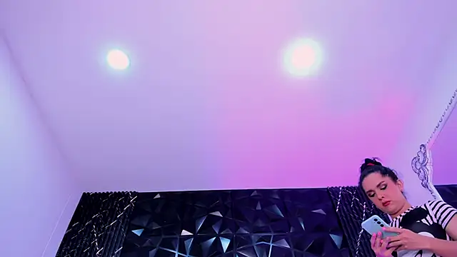 AudreyHayworth online show from February 8, 12:00 pm