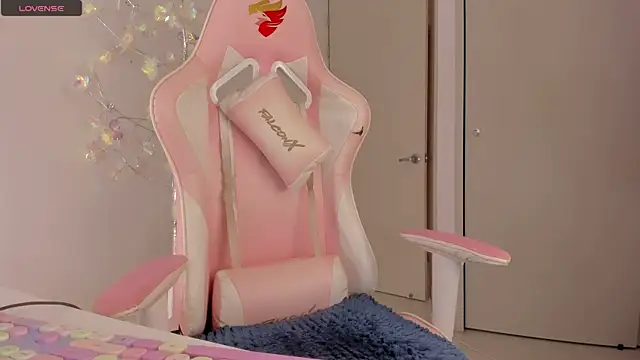 eva  s online show from December 20, 2:56 pm