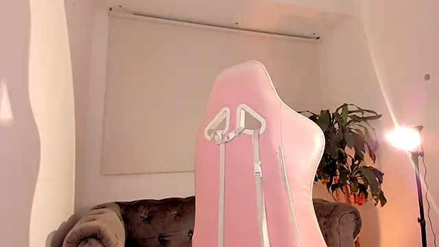 eva  s online show from May 16, 1:58 am