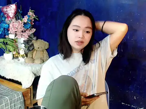 lustfullakim online show from December 20, 1:50 pm