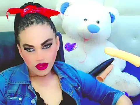 NharaBigCock online show from December 18, 7:41 pm