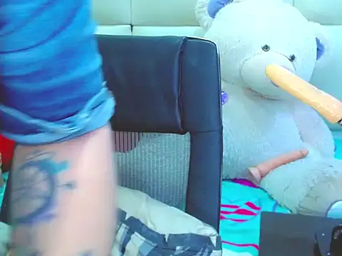 NharaBigCock online show from April 9, 7:20 pm