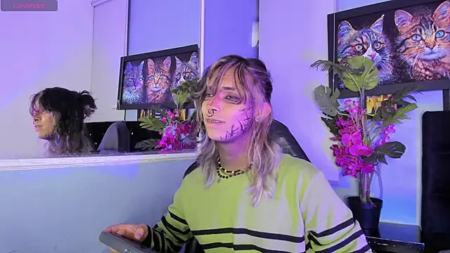 luxiel  online show from November 27, 10:55 pm