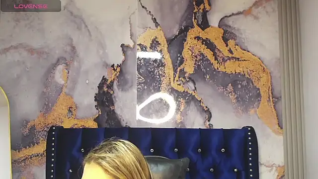 Evy Luxx v online show from April 15, 8:20 pm