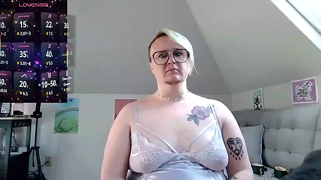 queerlyjaz online show from April 24, 3:37 pm