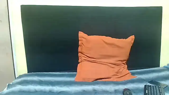 WildHornyTiger18 online show from March 3, 8:16 pm