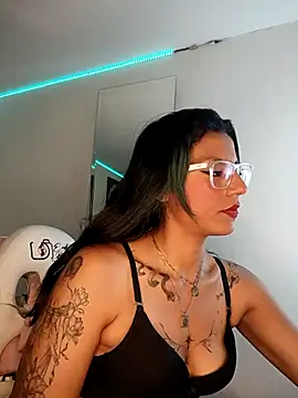 SamathaMay online show from March 25, 1:05 pm