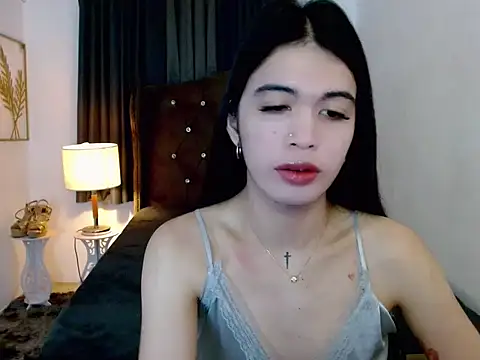 hollyyumiloove online show from March 1, 10:21 am