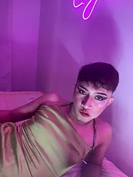 CandyTwink  online show from April 20, 10:44 pm