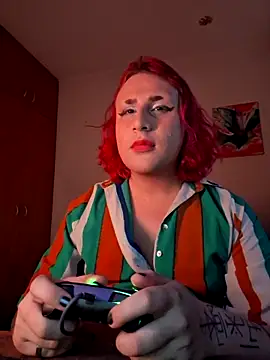 alien ate red online show from December 18, 9:09 pm