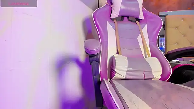 Aliice james online show from February 14, 10:27 pm