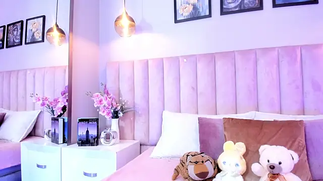 Tracy lee  online show from February 19, 8:38 pm