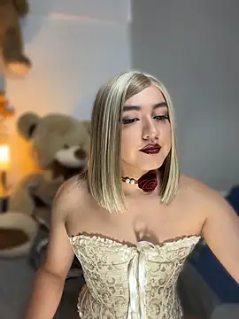 TaylorSweetI online show from April 22, 9:44 pm