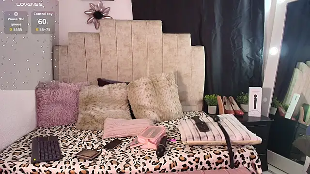 Victoria montgomery online show from January 14, 4:10 am