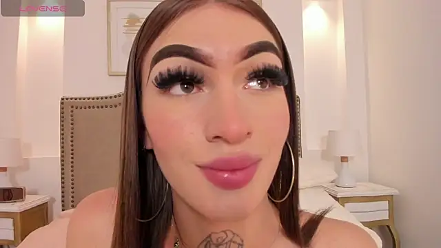 lizz lunna online show from February 25, 9:19 pm