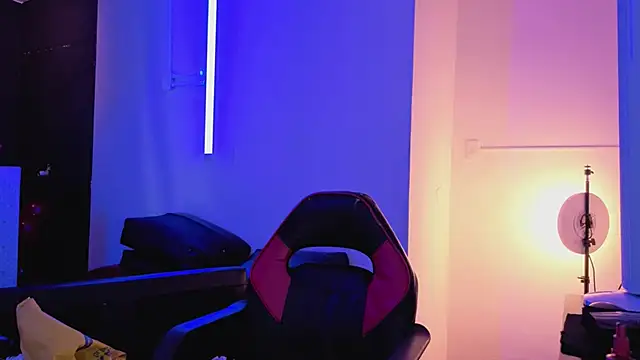 megara hott online show from February 9, 2:57 pm