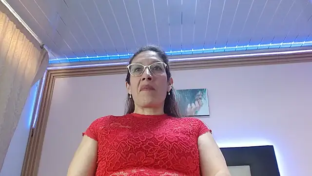 kaylaMinov  online show from February 9, 7:10 pm