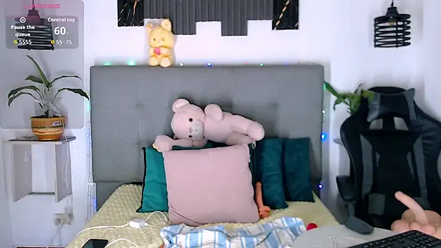 Sophia Valentina online show from April 14, 4:39 am