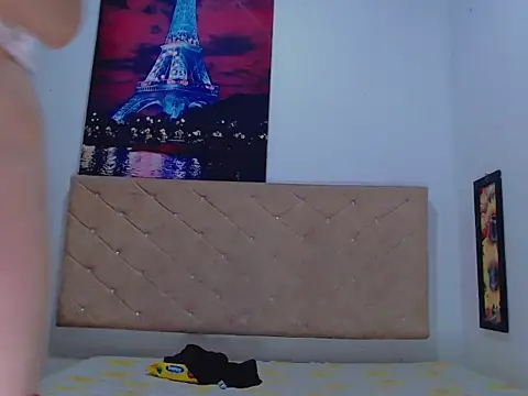 zoecyrus1 online show from February 8, 7:31 pm