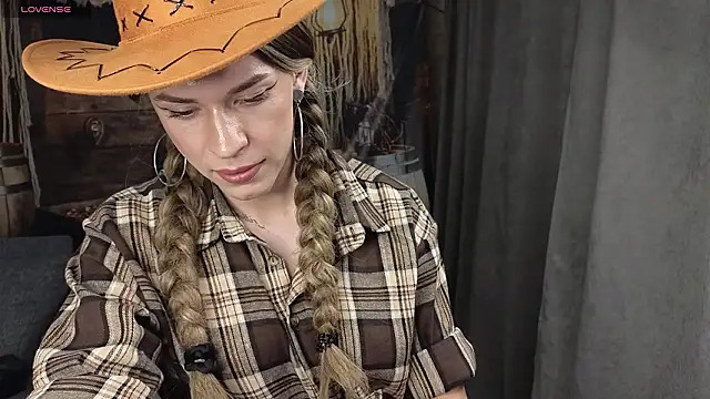 Anna inHear online show from March 5, 5:07 pm