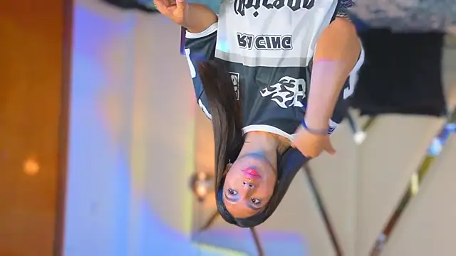 MeelFox online show from February 14, 2:24 pm