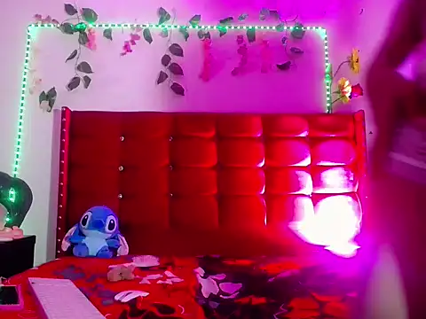 DahliaGill online show from February 20, 6:19 am