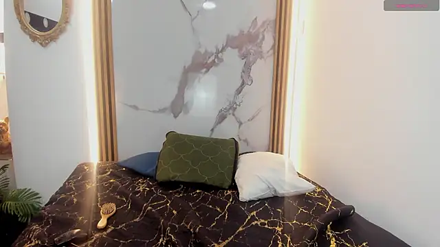 Nahomii  Doll online show from February 27, 7:42 pm