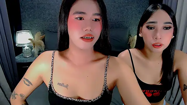 saphira fucks online show from February 23, 6:33 pm