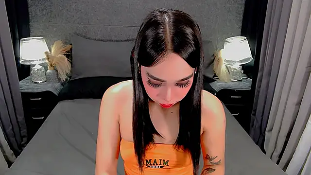 saphira fucks online show from February 25, 10:58 pm